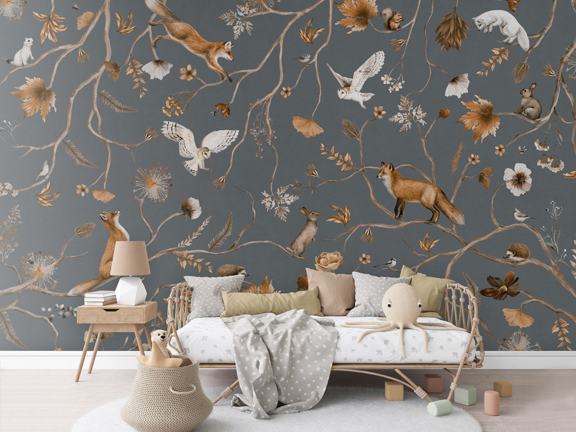 Playful Forest wallpaper premium me model të përsëritur woodland.