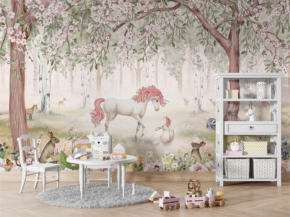 Unicorn Forest Pink ilustrim artistik me pyll magjik.