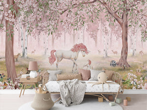 Unicorn Forest Beige letër murale me njëbrirësha dhe pyll.