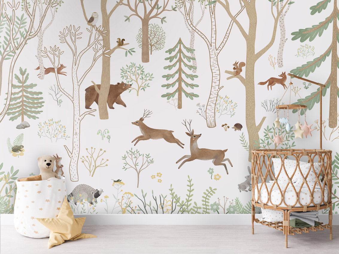 Frisky Forest – Green, letër murale me kafshë pylli, Crib rotan