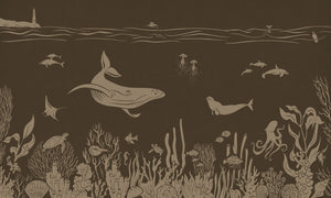 Monochrome Sea - Brown Vintage letër murale Kikki Belle me balena, peshq dhe bimësi detare
