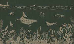 Monochrome Sea - Green Vintage letër murale Kikki Belle me balena, peshq dhe bimësi detare